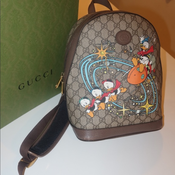 GUCCI X DISNEY GG SUPREME DONALD DUCK BACKPACK - Picture 8 of 13